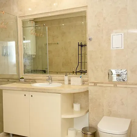 Daire High-end 2bd In The Center Of By Flat Mаnager
